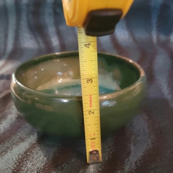 Small handmade pottery bowl green glazed signed - Picture 6 of 7